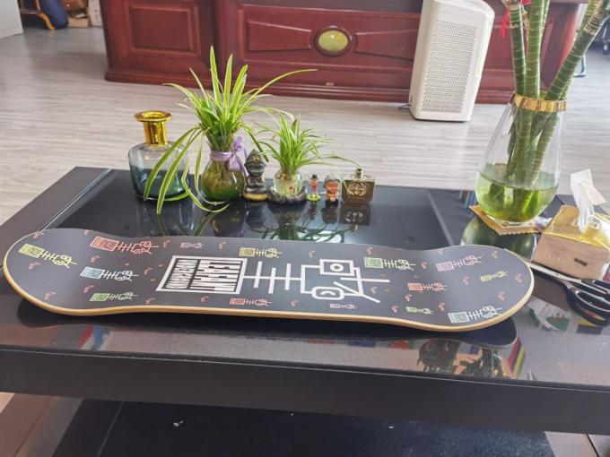Disegno personalizzato Professional Standard 7 Ply Skateboard in legno di acero canadese 4