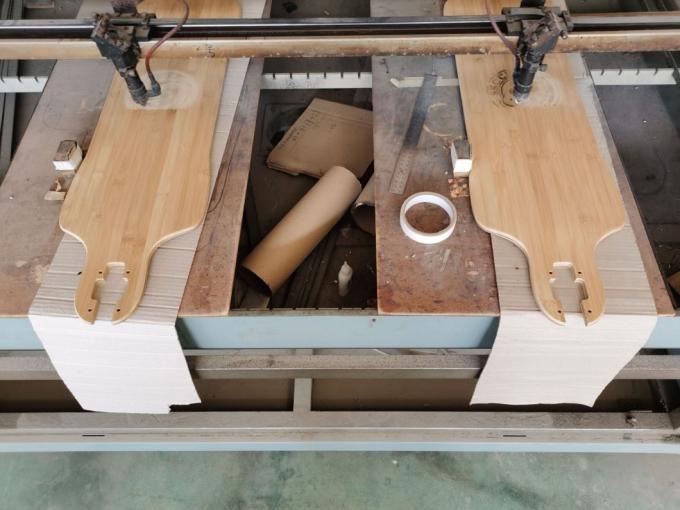 2024 Hot Wholesale 7 Ply Maple Wood Professional Double Kick Skateboard 3