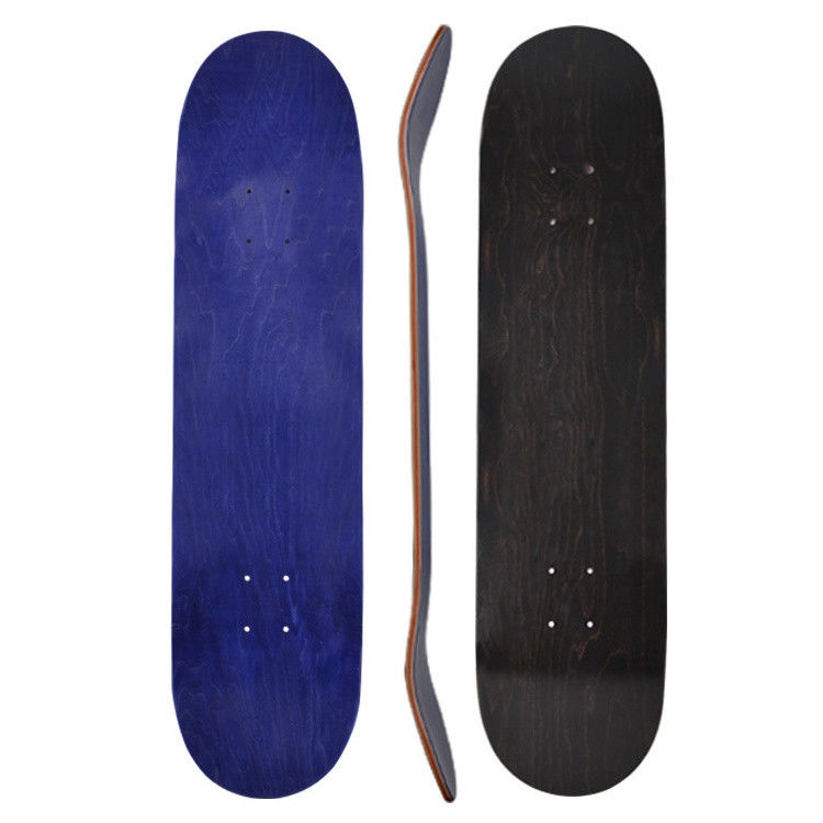 2023 New Design Wholesale Colorato 7 Ply Maple Professional Skateboard 4 Ruote